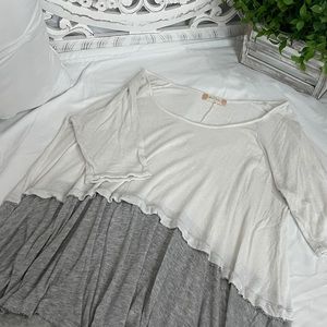 Soft Altar’d state thin grey and white shirt  !!✨